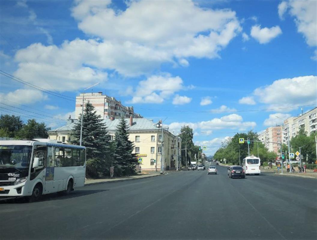На оживлённом костромском перекрёстке изменили схему движения транспорта
