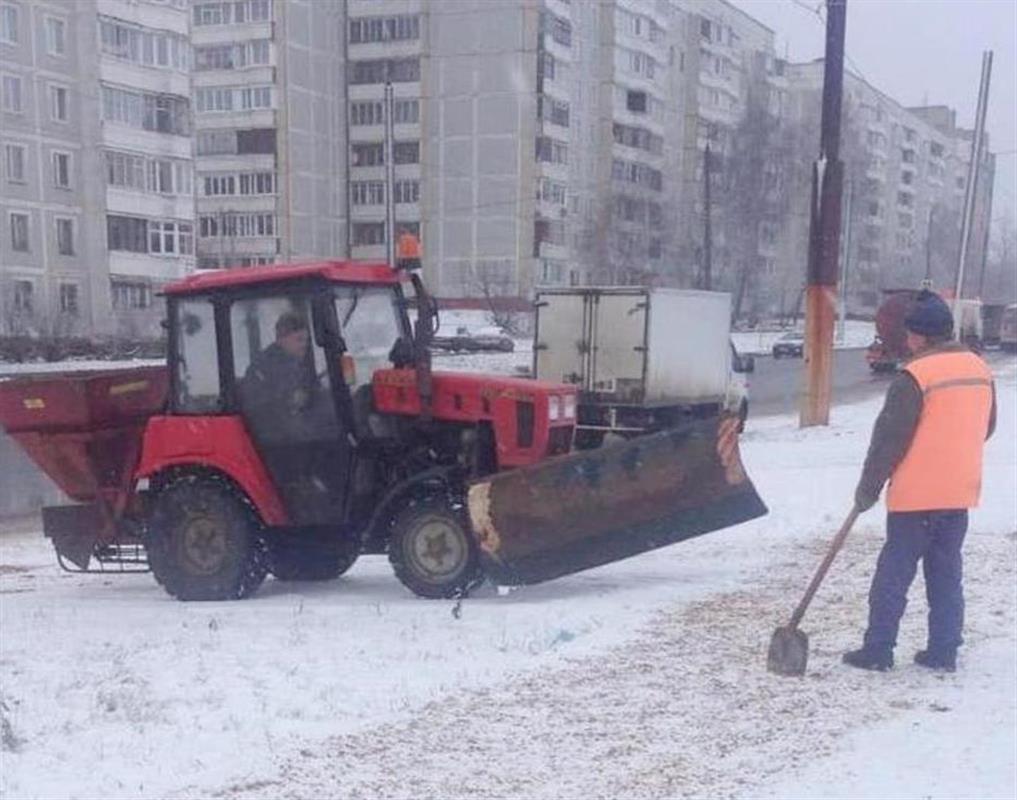 Усиленная противогололёдная обработка дорог и тротуаров проводится в Костроме