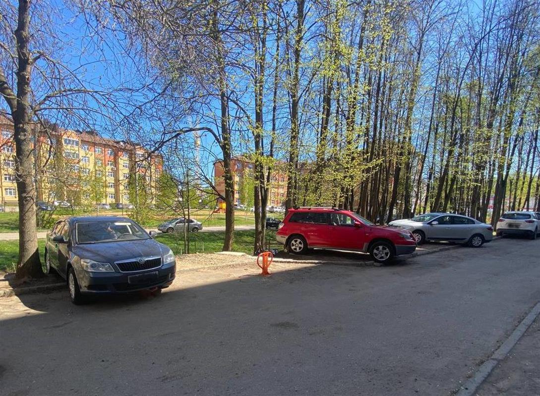 Незаконную парковку в костромском дворе помог ликвидировать «Народный инспектор»  