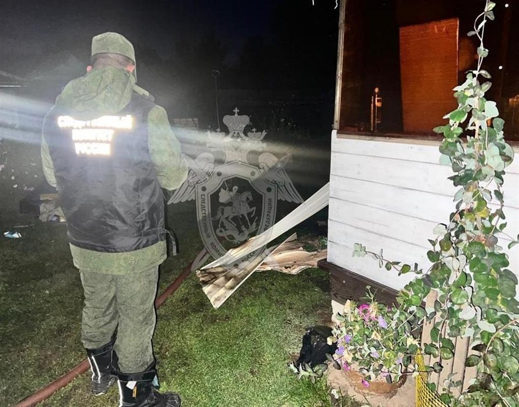 В костромском селе при пожаре в частном доме погиб 17-летний юноша