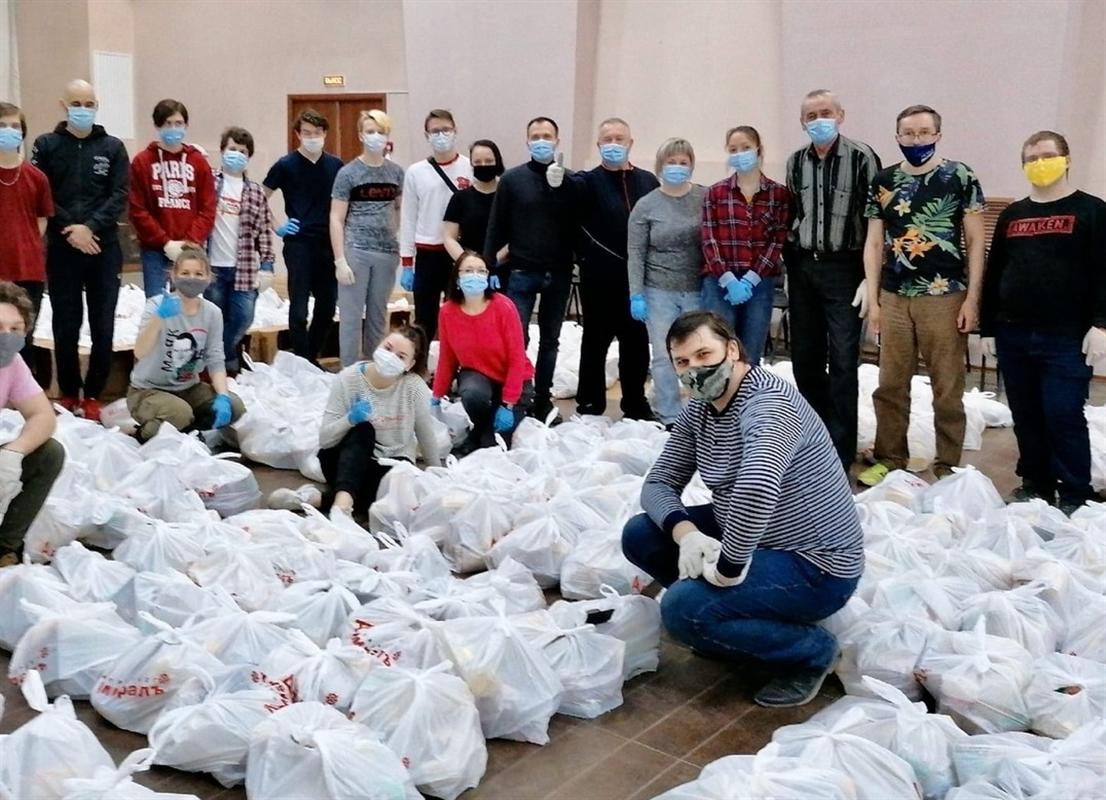 Помогают от души: волонтеры акции «Мы вместе» подводят итоги

