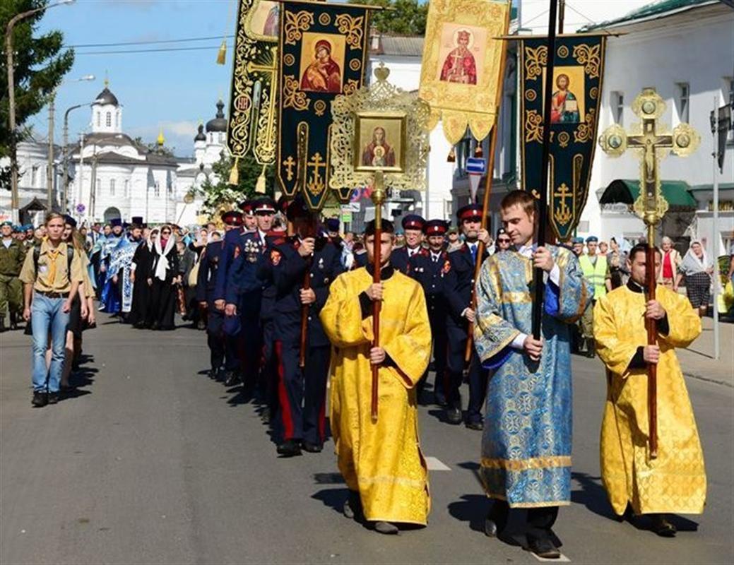 На время крестного хода в центре города ограничат движение транспорта