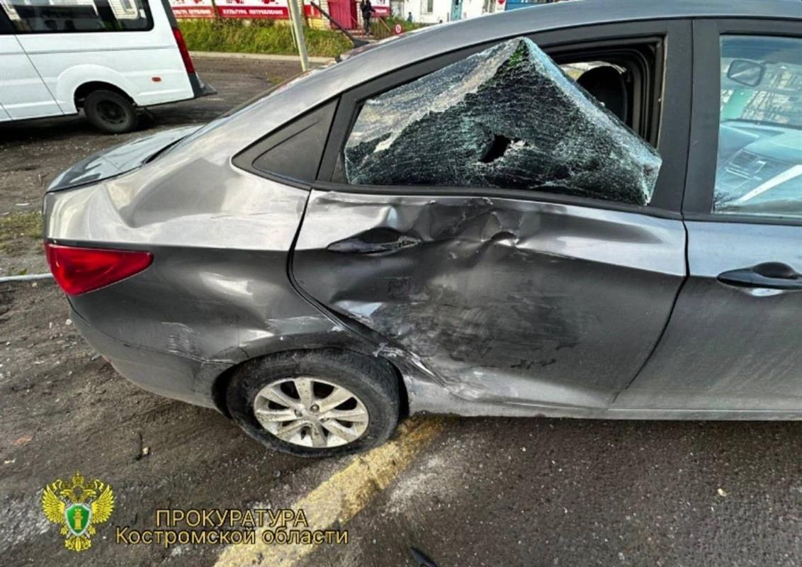 При столкновении двух автомобилей в Костромском районе пострадала 3-летняя девочка 