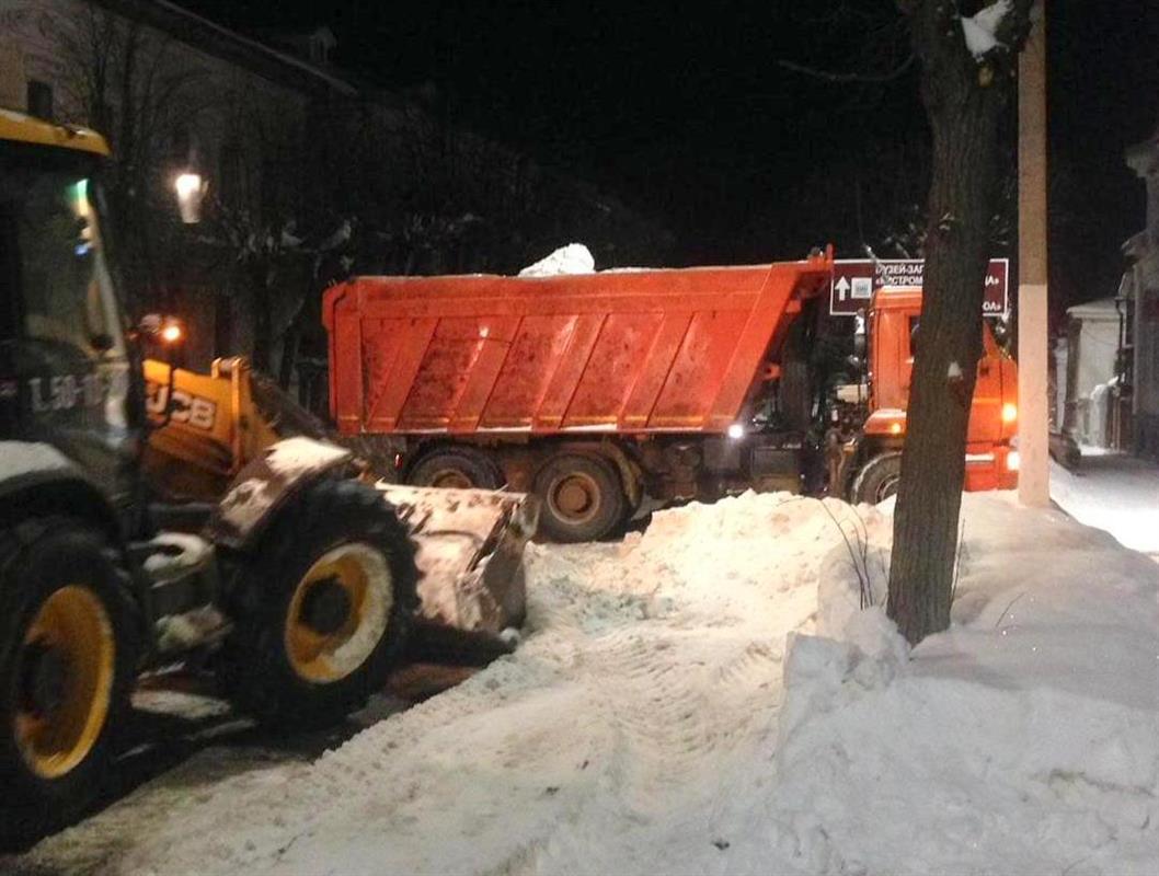 Более 5 тысяч кубометров снега вывезли с улиц Костромы в выходные дни