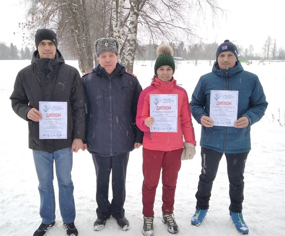 Костромские полицейские стали лучшими в соревнованиях по служебному двоеборью 