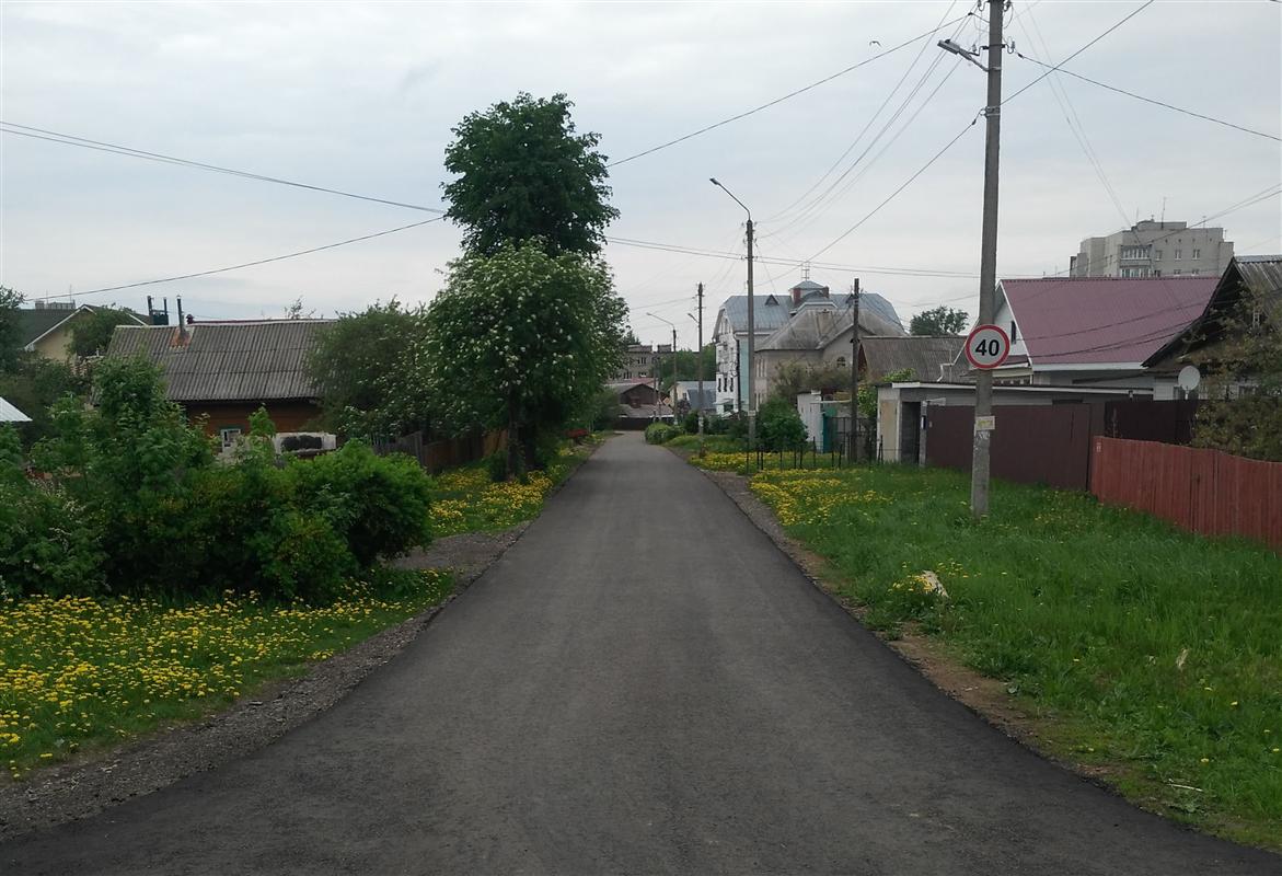 В Костроме продолжаются ремонты подъездов к детским садам и школам