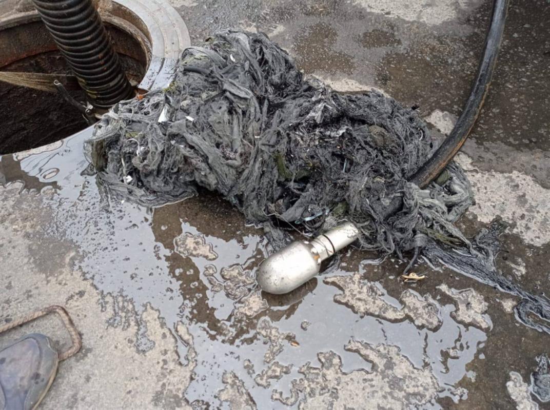 Костромичей просят не смывать в унитаз посторонние предметы, чтобы избежать засоров 