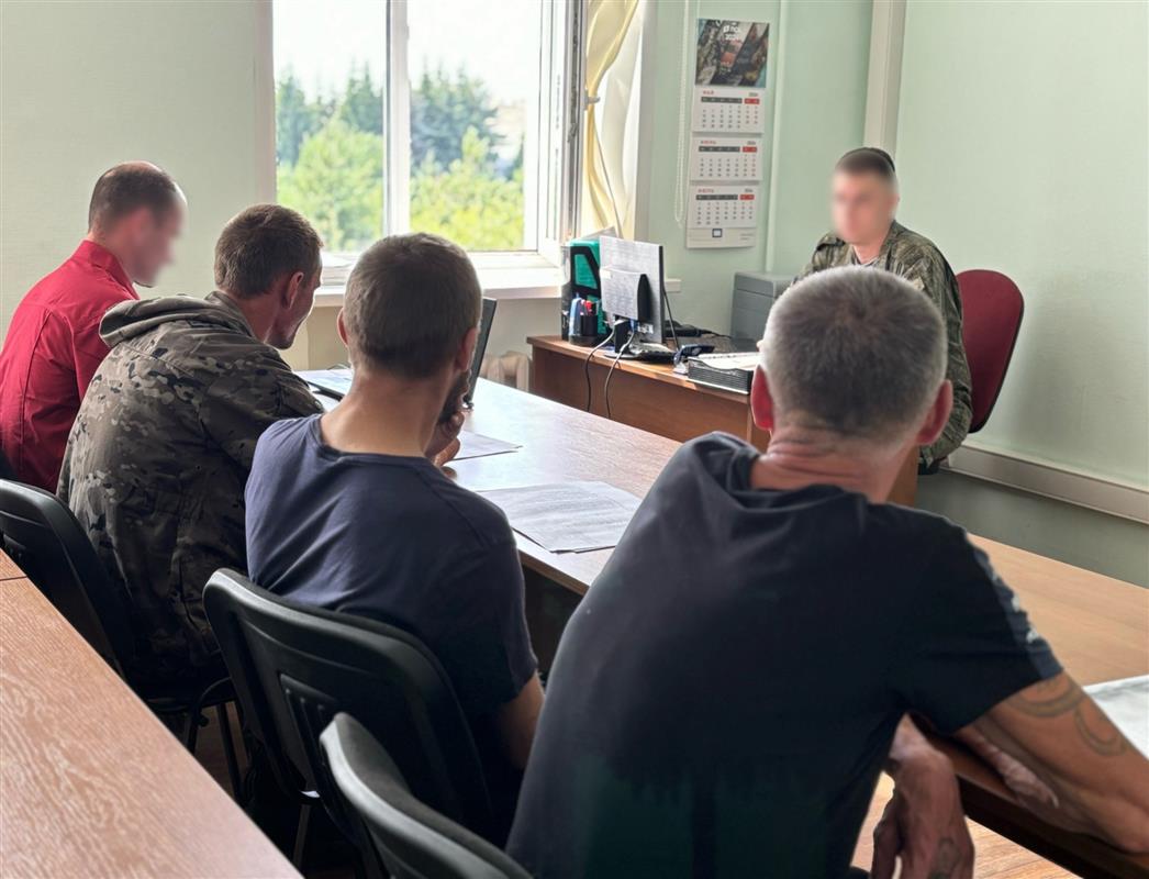 «Кто, если не мы?»: костромичи подписывают контракты с Минобороны для защиты страны