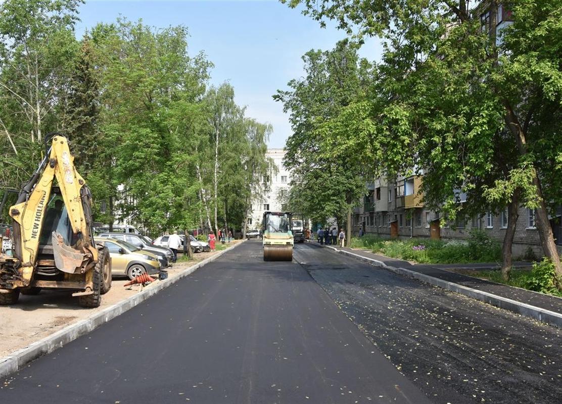 В Костроме привели в порядок почти два десятка дворов