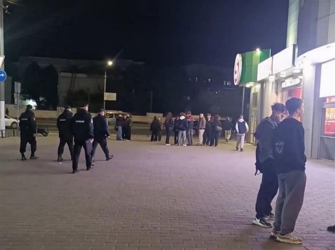 Правоохранители проверили группы подростков на улицах вечерней Костромы 