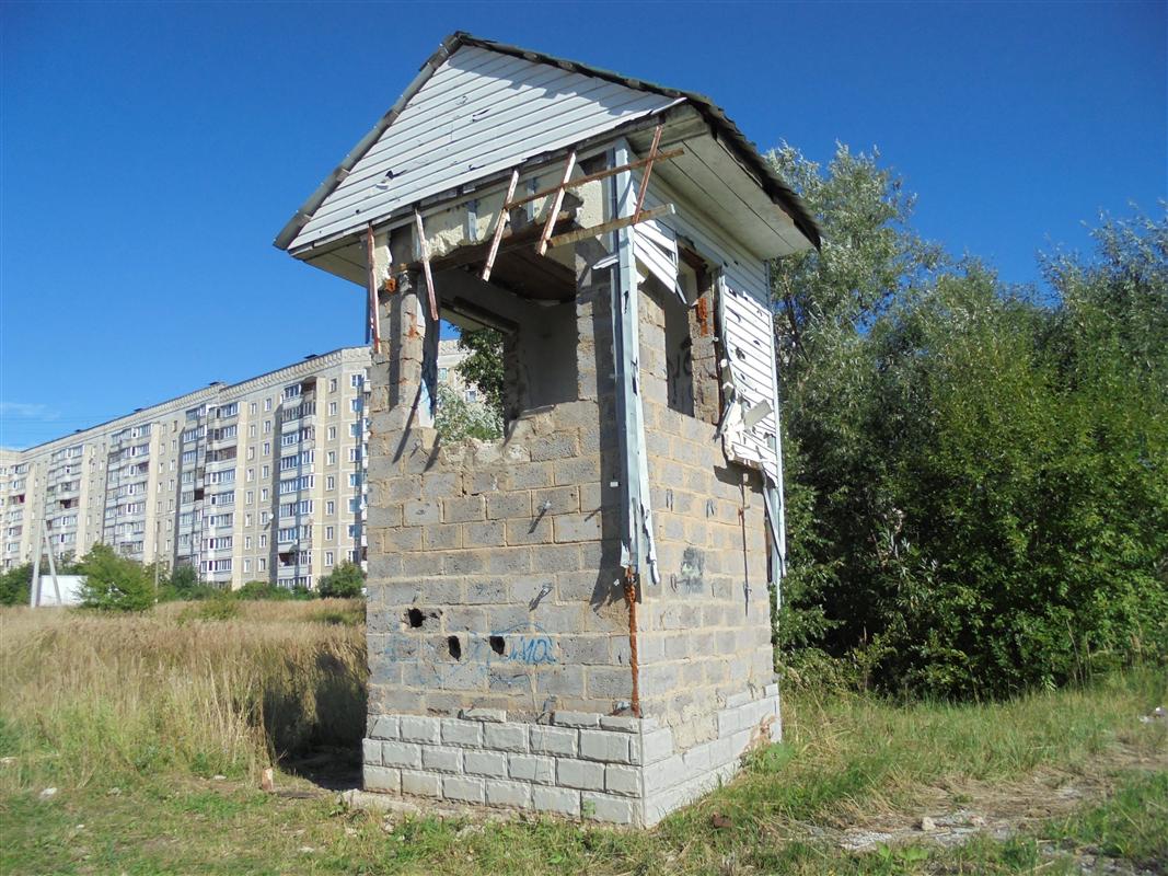 В одном из спальных районов города обнаружили странный «теремок»
