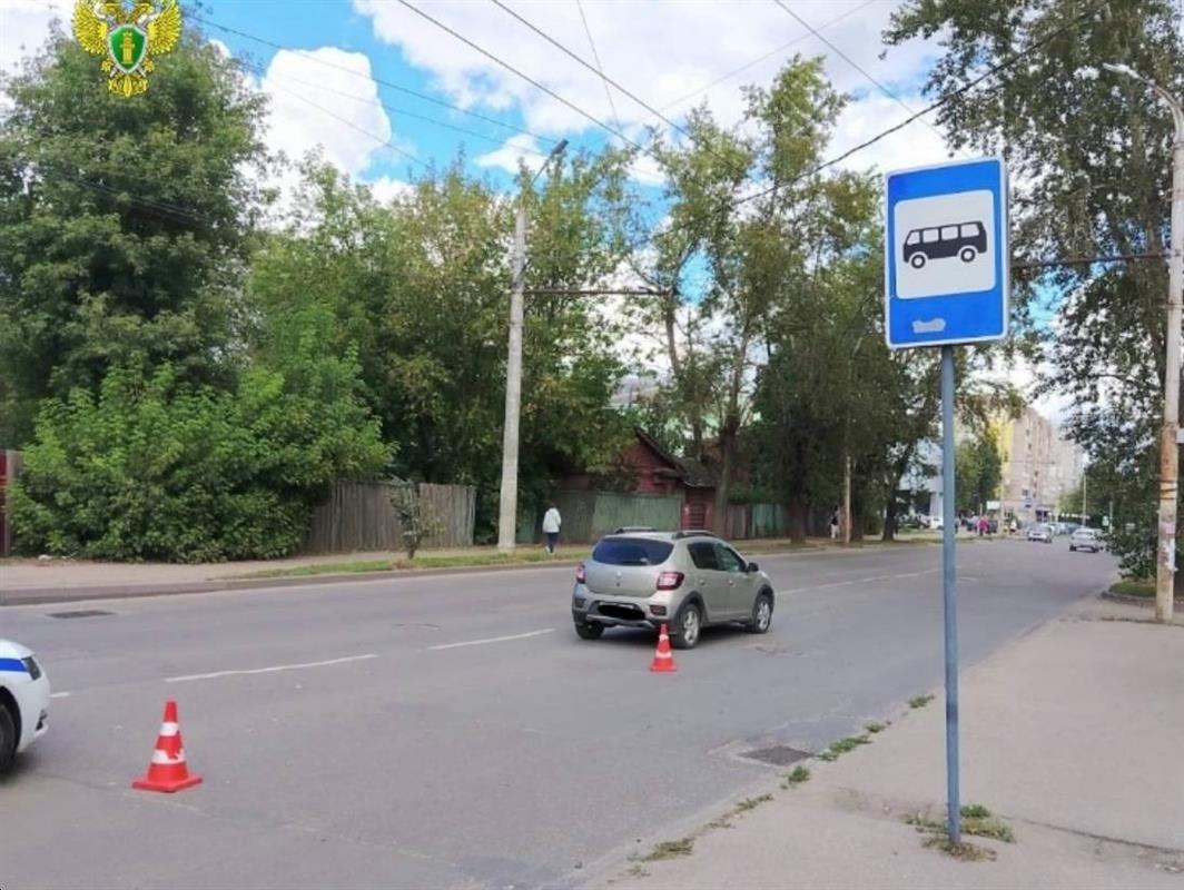 Юный костромич пренебрёг дорожными правилами и оказался под колёсами автомобиля
