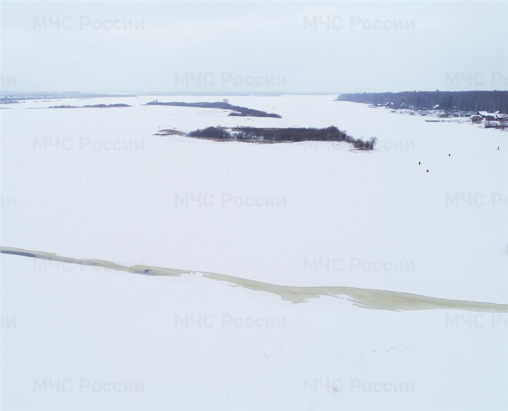 На любимом месте костромских рыбаков появилось много промоин
