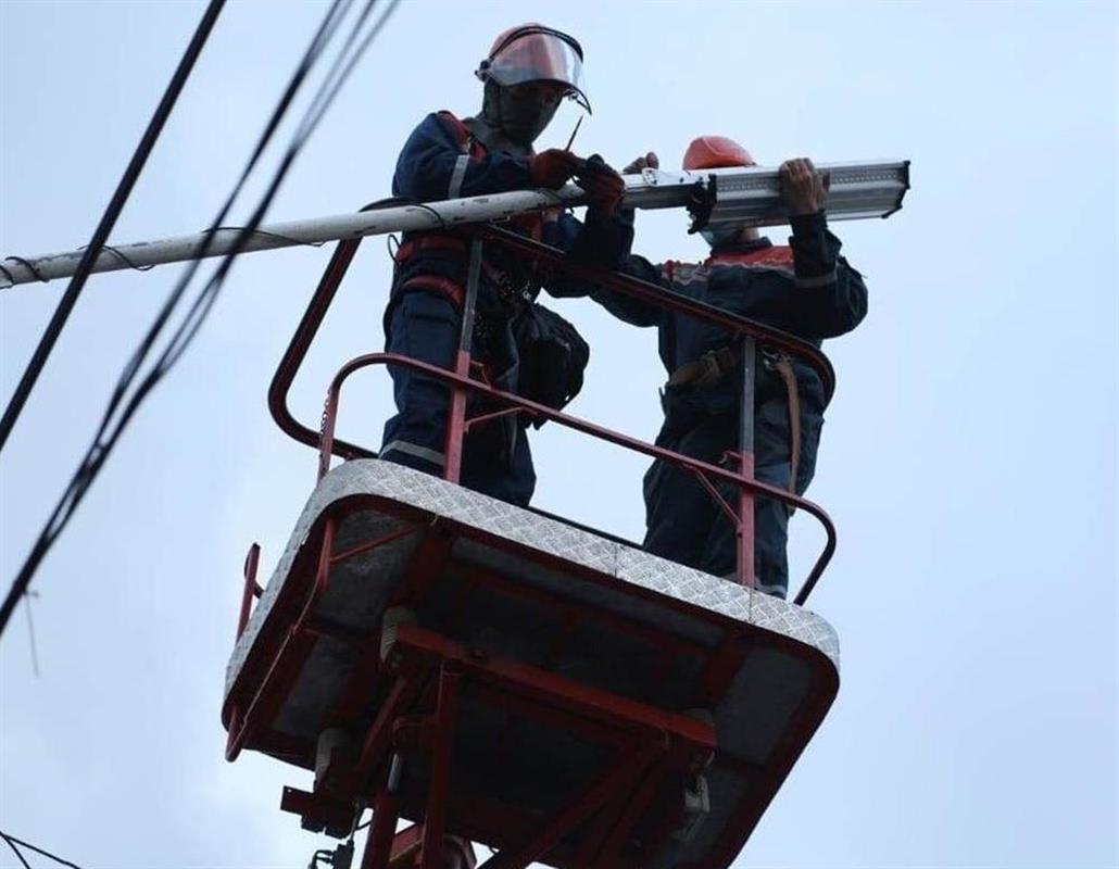 На улице Старокараваевской в Костроме стало светлее
