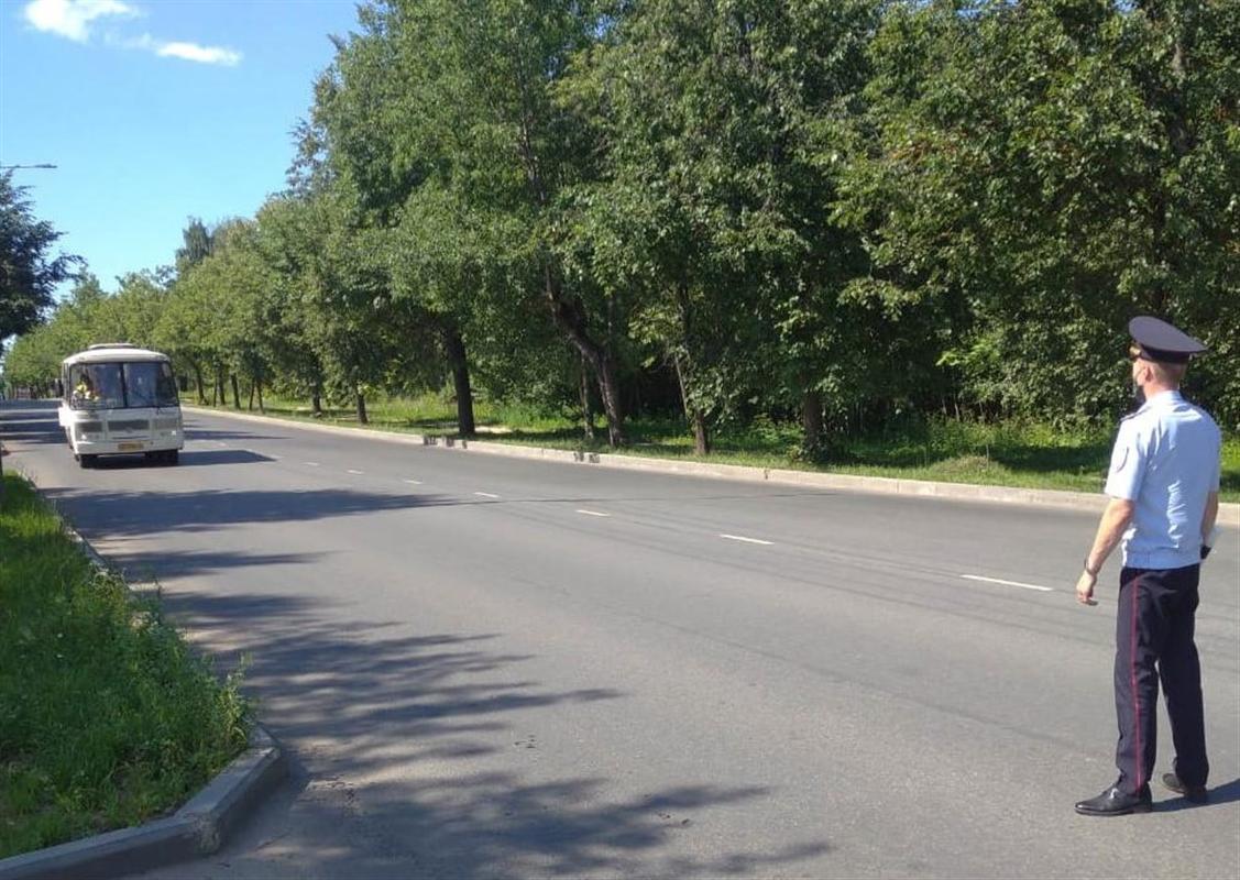 Автобусы с неисправными колесами и рулем сняли с маршрутов в Костроме

