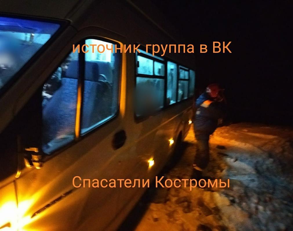 На костромской трассе «Газель» с детьми попала в ДТП из-за фуры
