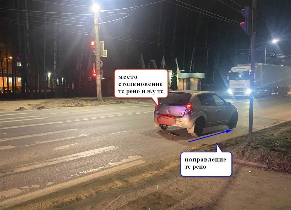 При столкновении двух авто в Костроме пострадала несовершеннолетняя пассажирка