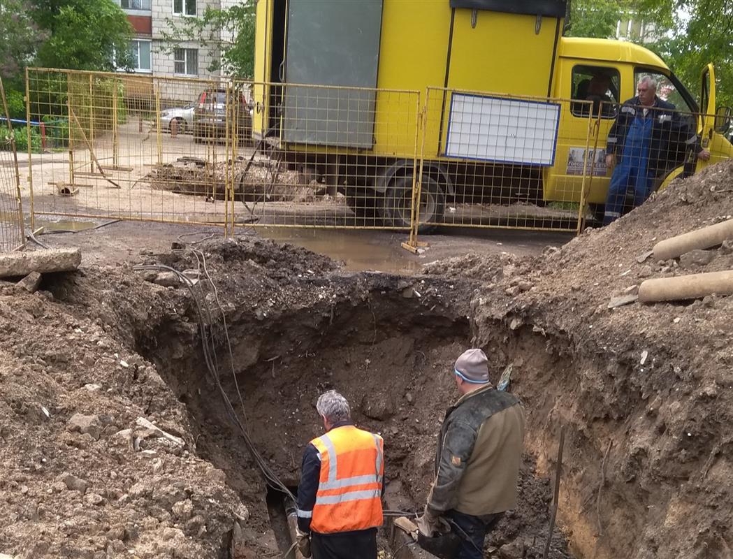 В Костроме устраняют дефекты на сетях для подключения оставшихся домов к теплу
