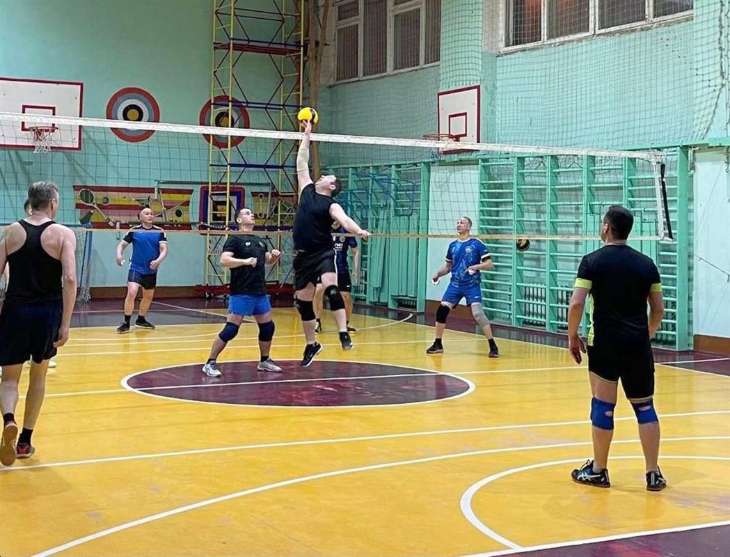 Взрослые костромичи занимаются спортом на базе школ и учреждений допобразования
