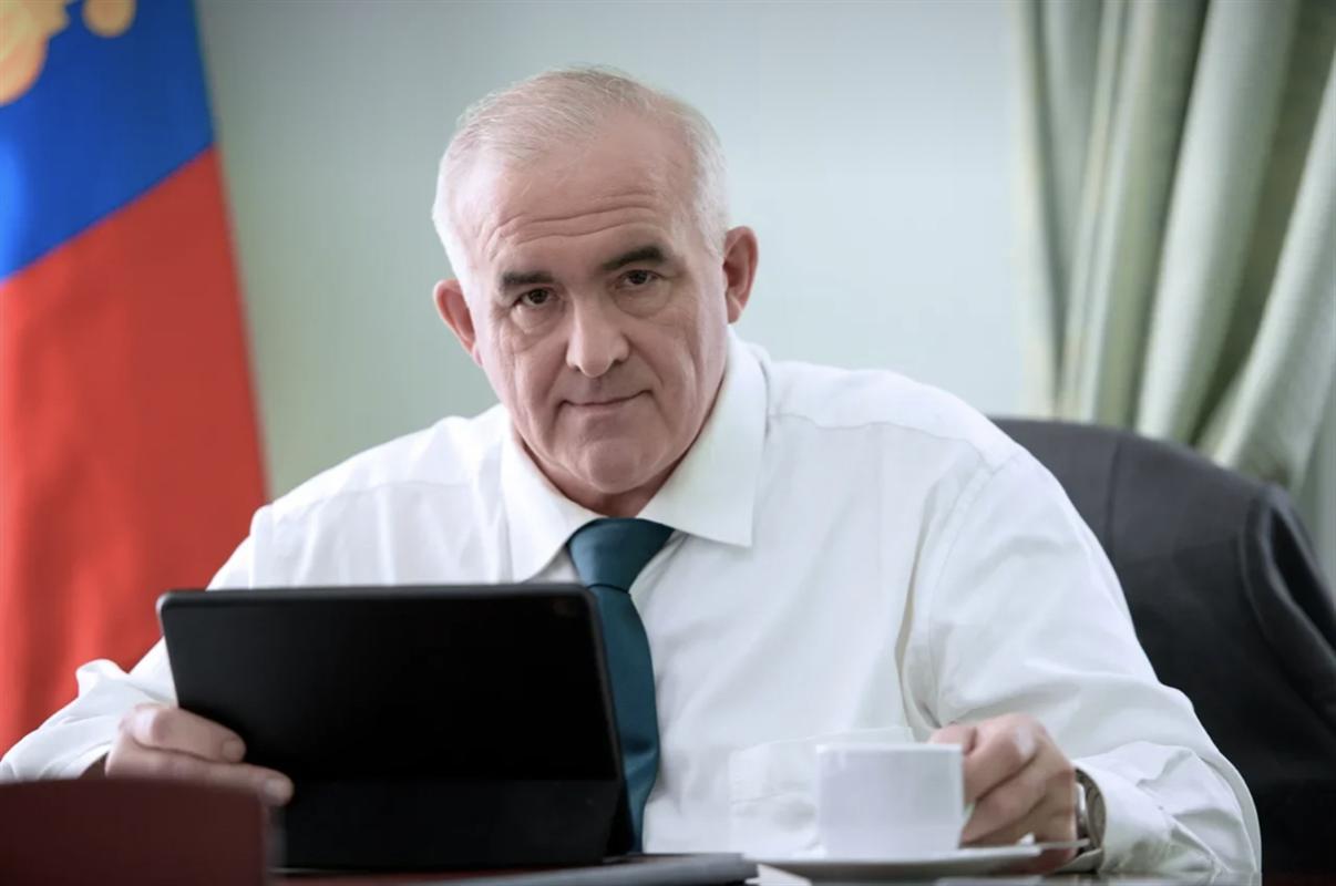 Губернатор Сергей Ситников призвал костромичей отметить Новый год дома