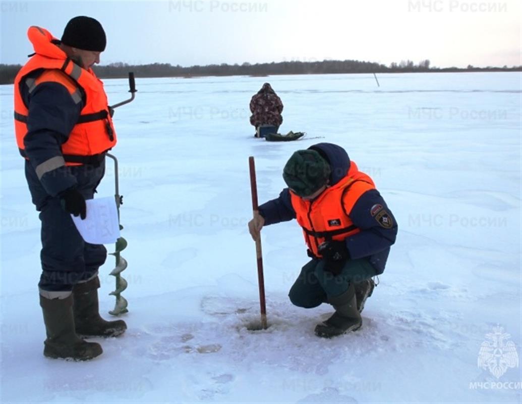 На костромских водоёмах сохраняются участки с тонким льдом и промоинами