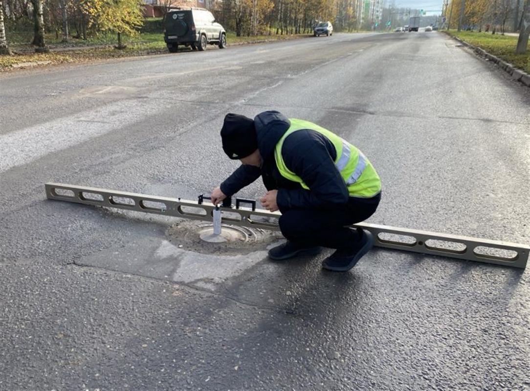 В Костроме завершилось обследование смотровых колодцев на проезжей части: каковы итоги? 