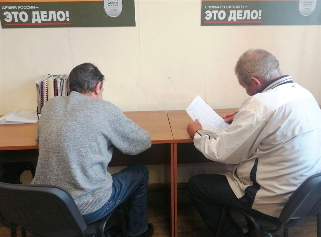 Число костромичей, желающих вступить в ряды Армии России, не уменьшается
