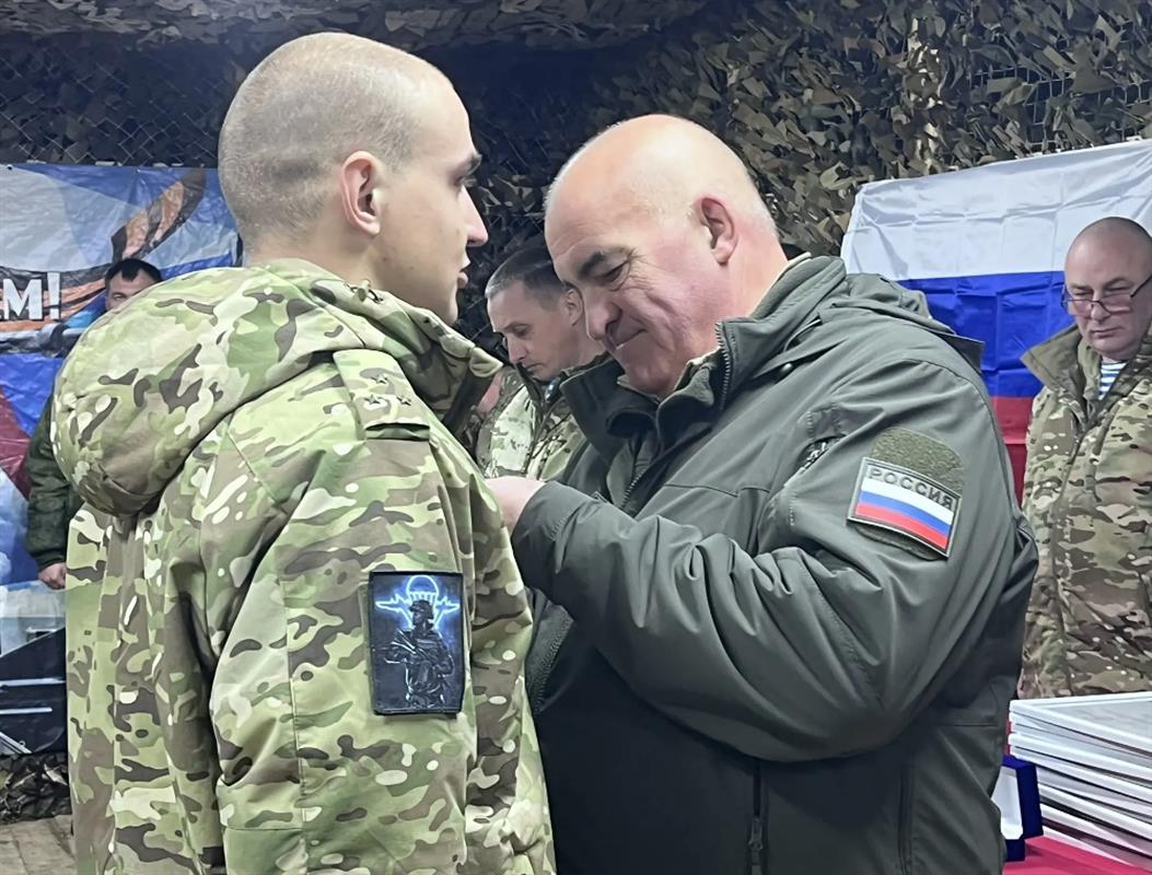 Костромской губернатор вручил десантникам госнаграды в зоне СВО