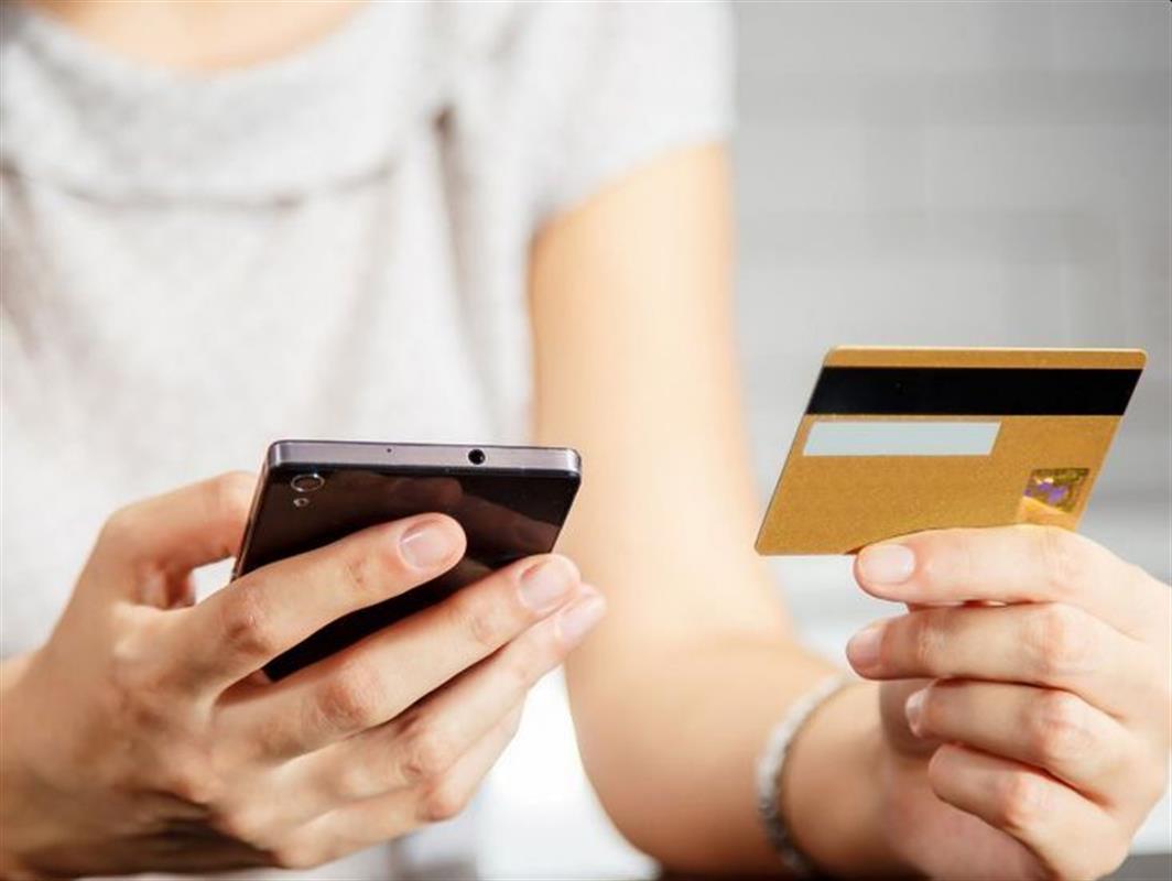 Мошенники обманули костромичку, запугав взломанными Госуслугами