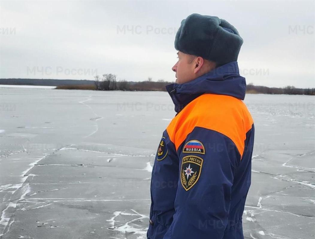В большинстве районов Костромской области запрещён выход людей на лёд водоёмов