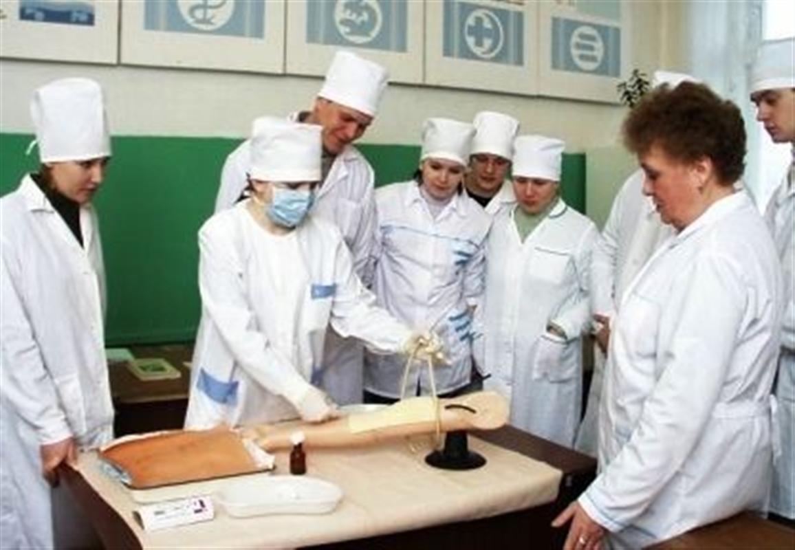 В Костромской области будут готовить больше фельдшеров и медсестер