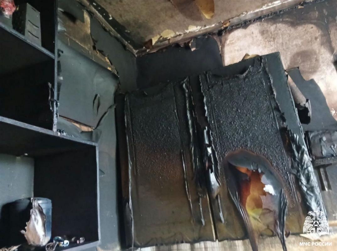 Жителям пятиэтажного дома в Костроме пришлось эвакуироваться из-за пожара 