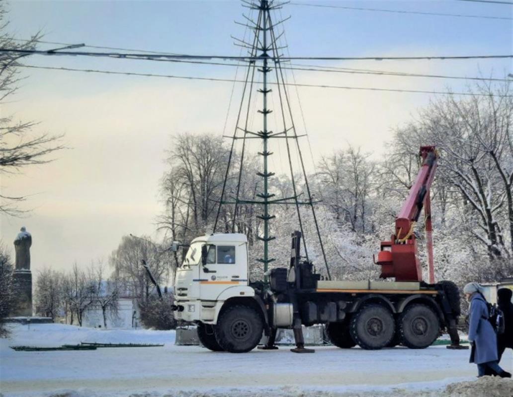 Кострому начали украшать к новогодним праздникам