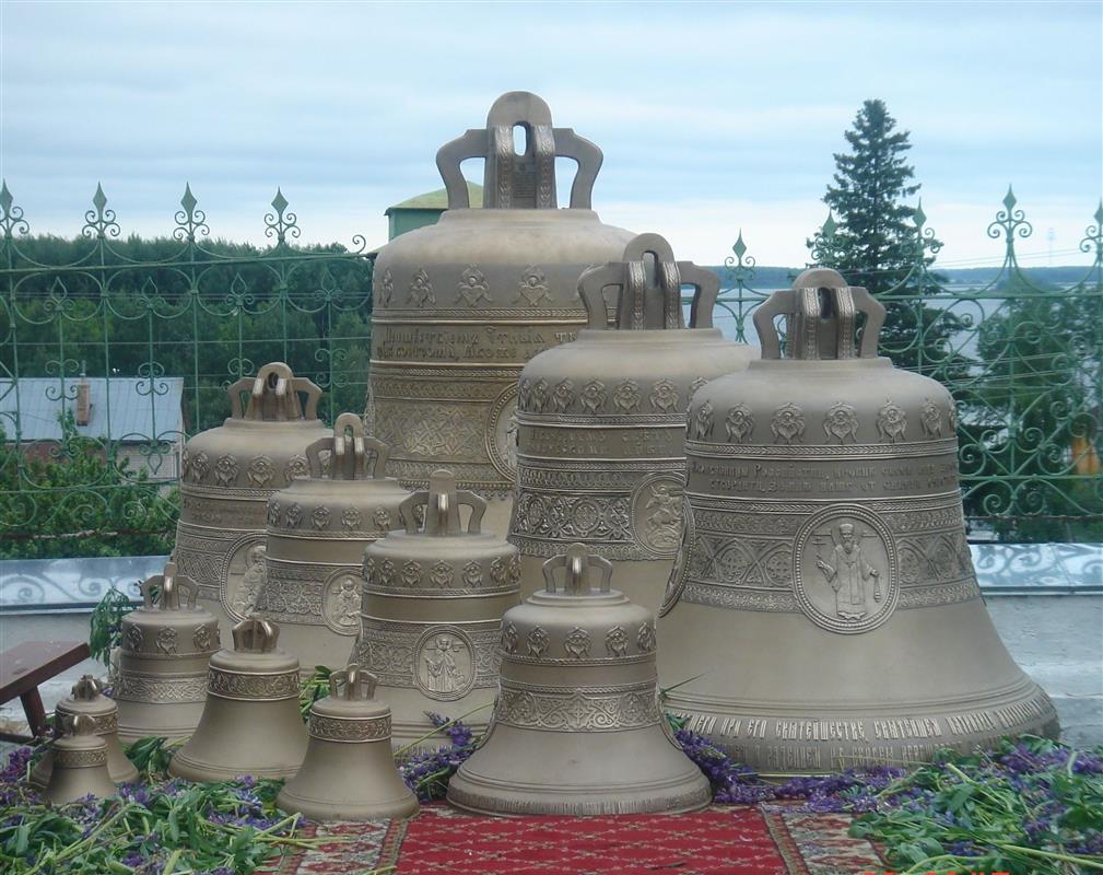 Жители костромского Селища отмечают Александров день