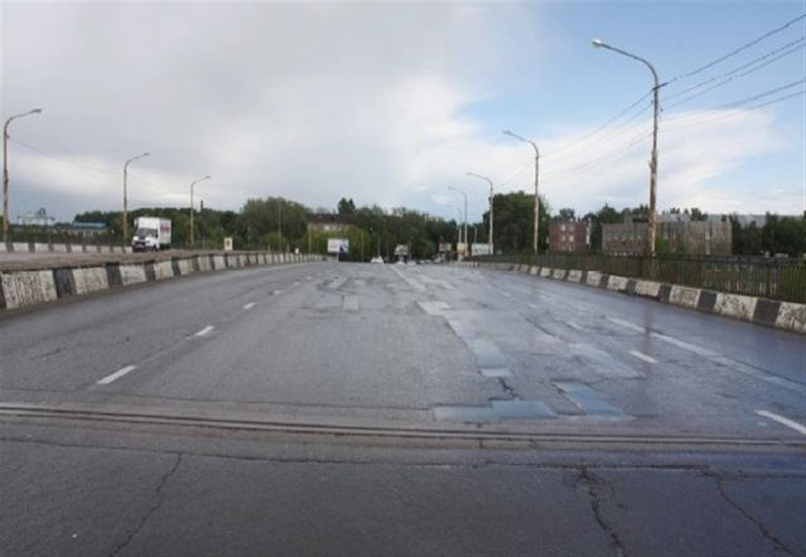 На Кинешемском путепроводе в Костроме затруднено движение транспорта 