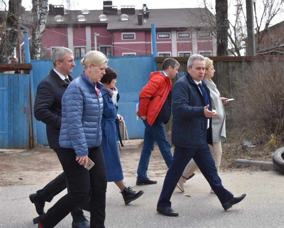Глава Алексей Смирнов потребовал ускорить работы по уборке города после зимы