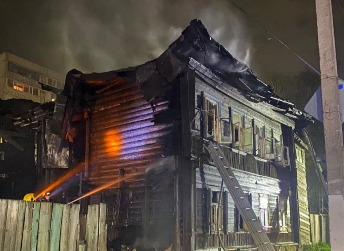 Двухэтажный жилой дом горел на улице Козуева в Костроме  
