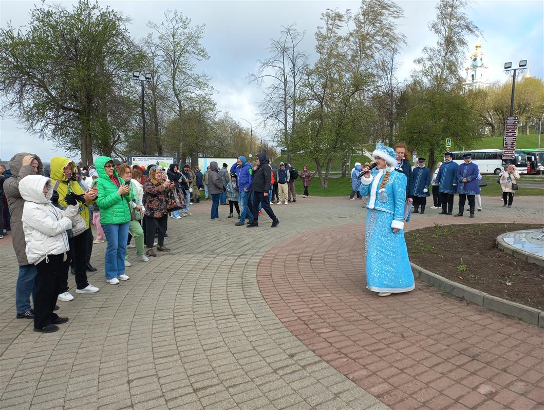 В Кострому прибыл первый в этом сезоне теплоход с туристами