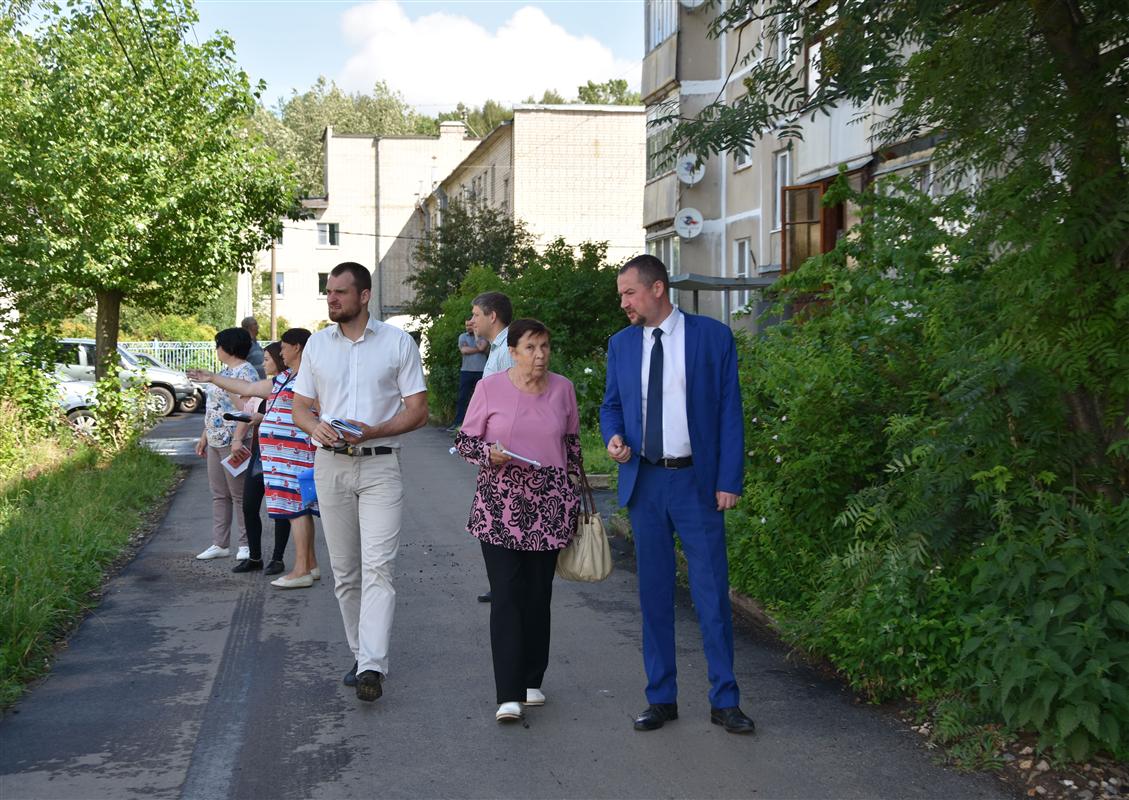 Благоустройство городских дворов тщательно проверяют