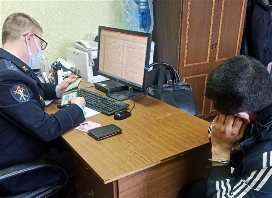 Москвича с крупной партией наркотиков задержали на въезде в Кострому 
