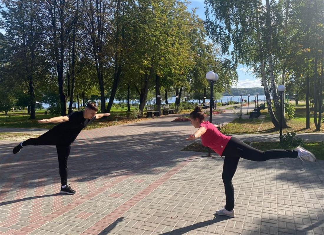 Парки Костромы завершают сезон утренних зарядок и вечерних кинопоказов 