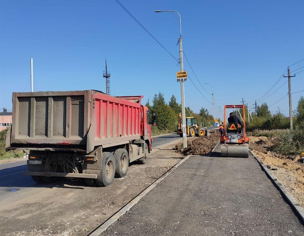 Завершается ремонт ещё двух участков костромских дорог по нацпроекту