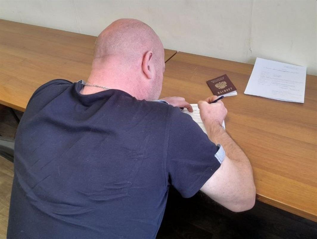 «Защита Родины - на первом месте»: костромичи заключают контракты с Минобороны
