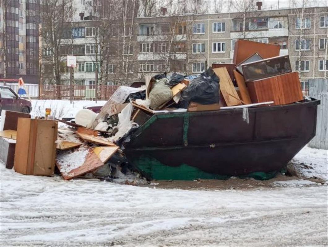 Костромичам напоминают: за поджигание мусора на контейнерных площадках положен штраф

