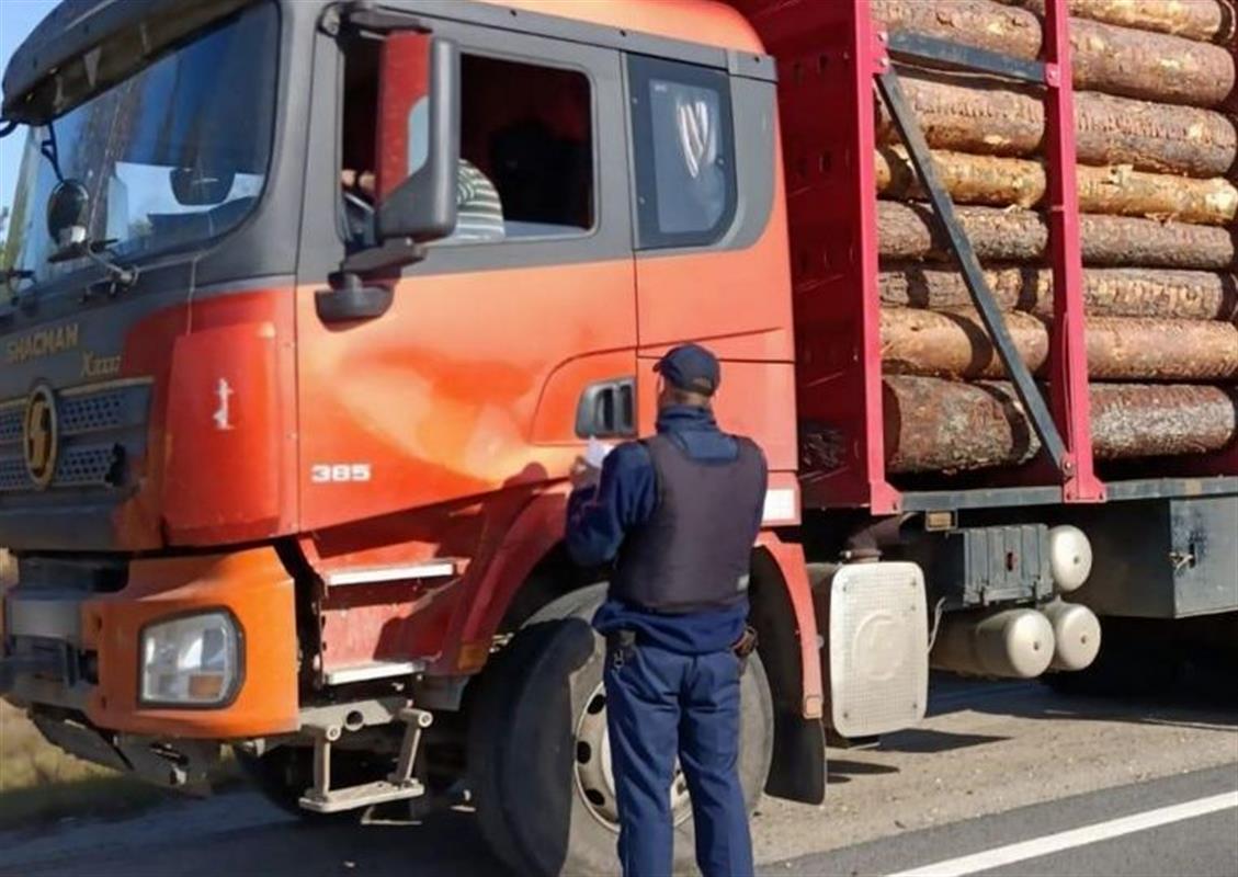 Автоинспекторы проверили, как водители грузовиков соблюдают ПДД на костромских дорогах