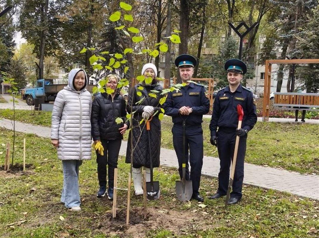 Приставы СОСП по Костромской области отметили юбилей службы экологической акцией