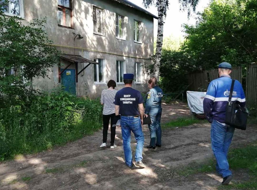В жилье многодетных семей проверяют пожарную безопасность
