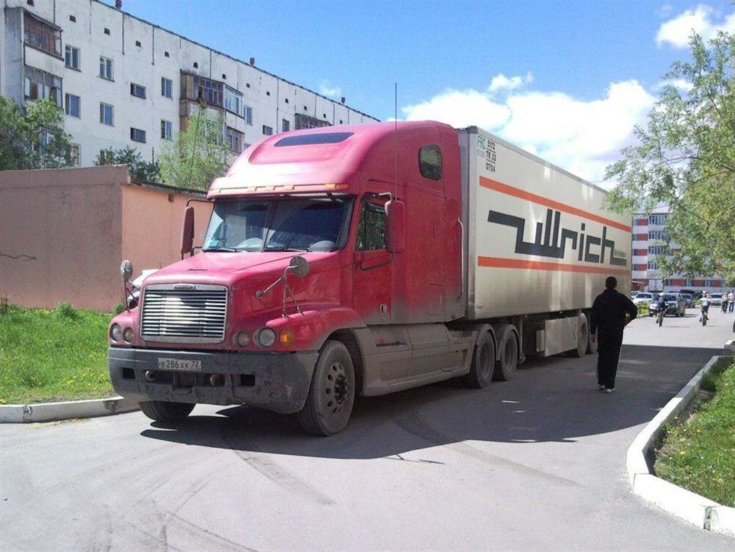 В Костроме примут меры по ограничению стоянки большегрузного транспорта
