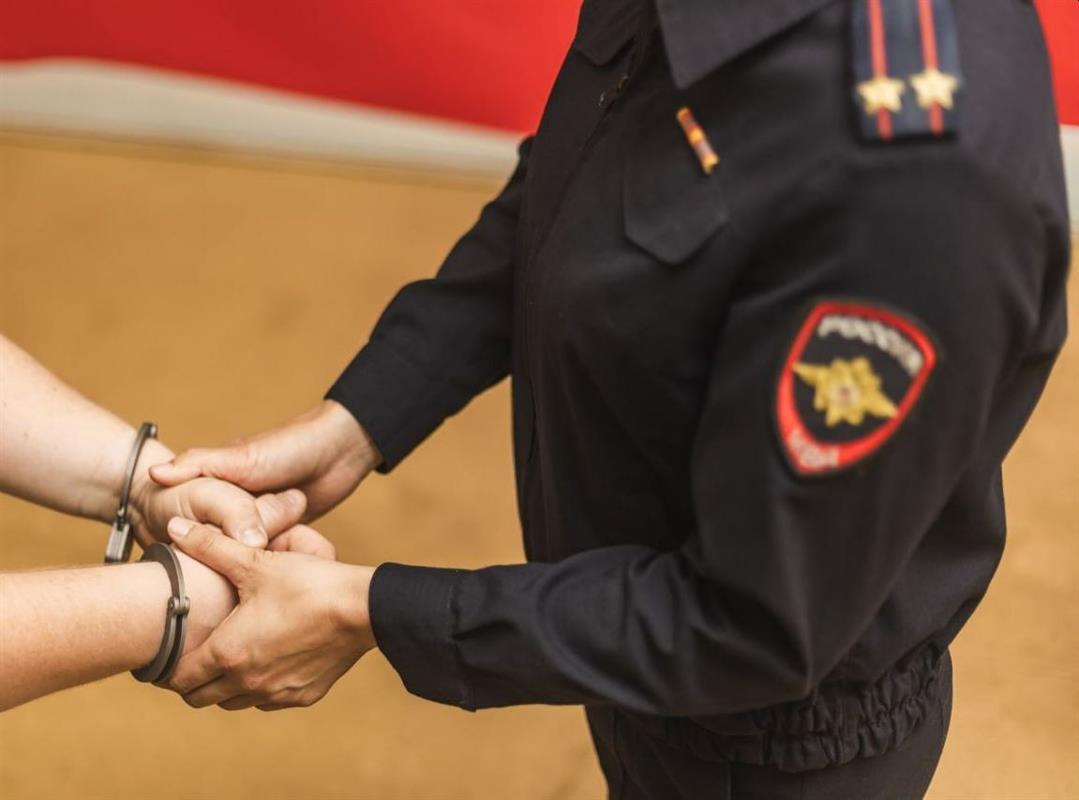 Встреча с цыганкой закончилась для костромского пенсионера потерей денег