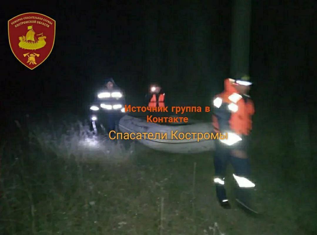 В костромских лесах по бездорожью спасли заплутавшего грибника 
